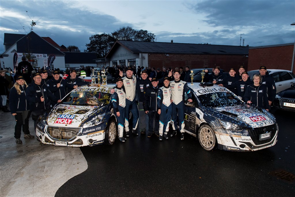 Hele Glad Sport kunne juble efter Rally Stoholm og en fantastisk debutsæson i dansk rally.
(Foto: Jokum Tord Larsen)
